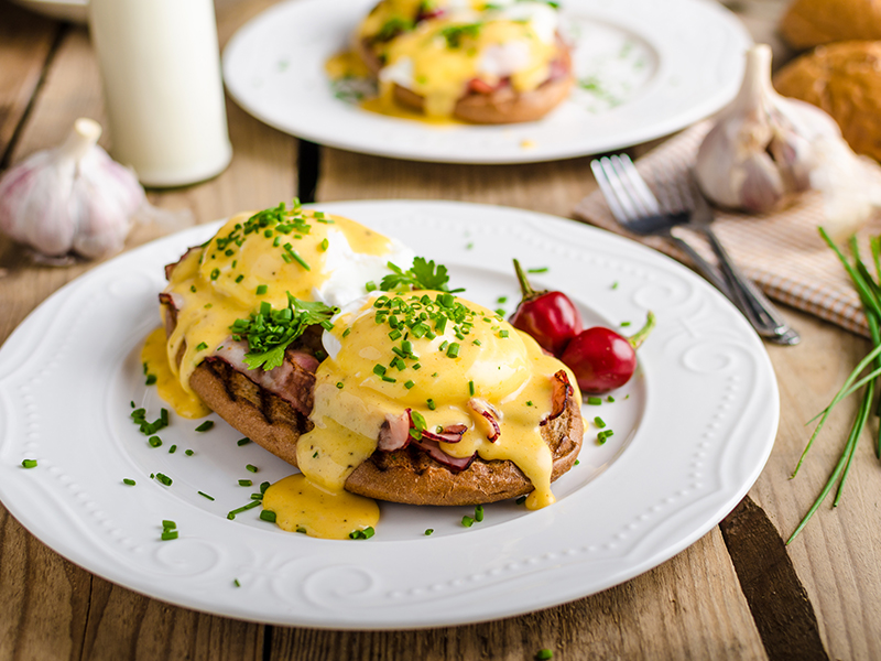 Eggs Benedict on toast